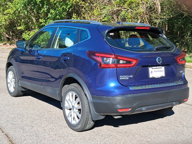 Used 2022 Nissan Rogue Sport SV FWD image 3