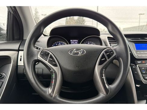 Used 2017 Hyundai Elantra GT image 22