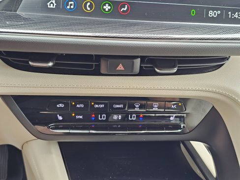 Used 2023 Buick Envision Preferred image 32