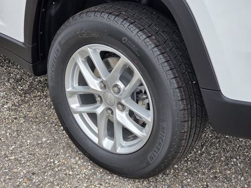 New 2026 Jeep Grand Cherokee Laredo X RWD image 7