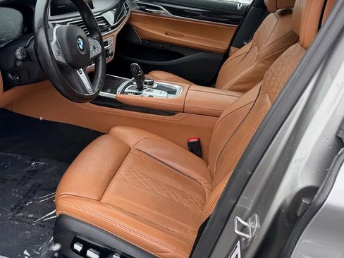 Used 2022 BMW 740i xDrive w/ M Sport Package AWD/4WD image 15