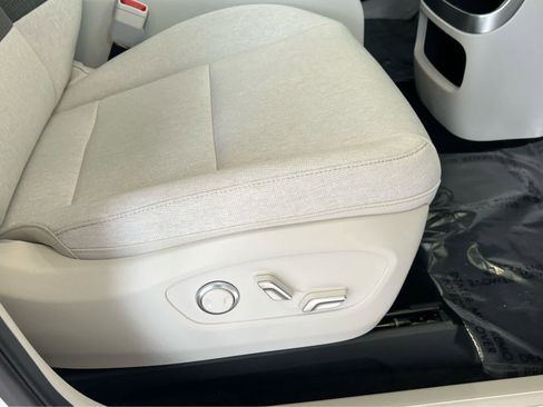New 2026 Hyundai Ioniq 9 SE AWD/4WD image 17