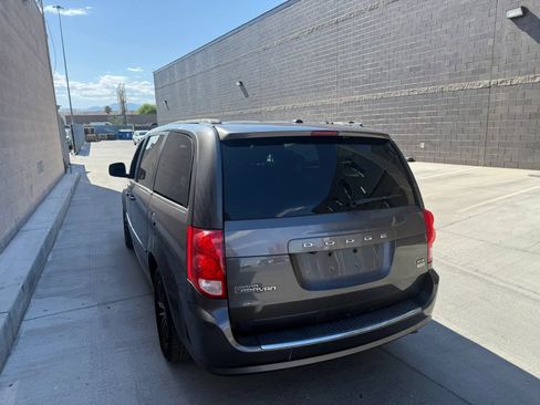 Used 2017 Dodge Grand Caravan GT FWD image 7