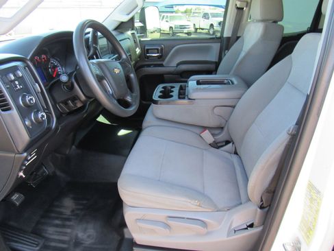 Used 2019 Chevrolet Silverado 2500 W/T AWD/4WD image 9