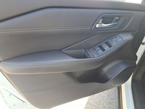 Certified 2024 Nissan Rogue SL w/ SL Premium Package FWD image 16