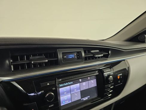 Used 2016 Toyota Corolla LE image 26