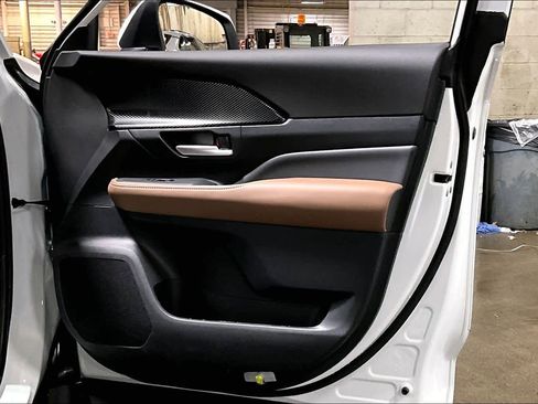 Used 2025 Toyota Grand Highlander AWD Hybrid image 22