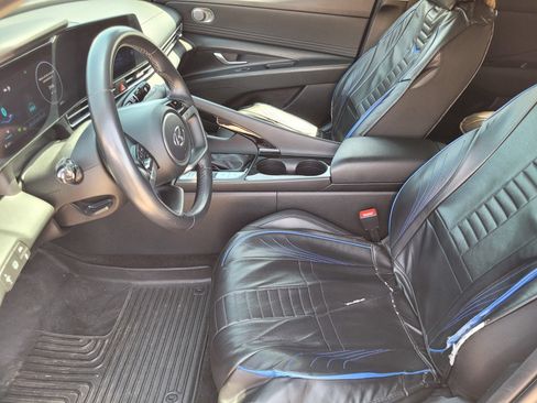Certified 2023 Hyundai Elantra Limited FWD image 22