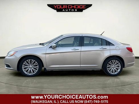 Used 2013 Chrysler 200 Limited FWD image 2
