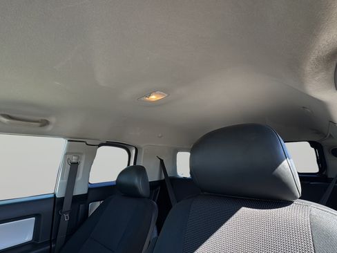 Used 2007 Toyota FJ Cruiser 4WD w/ Upgrade Pkg 2 image 31
