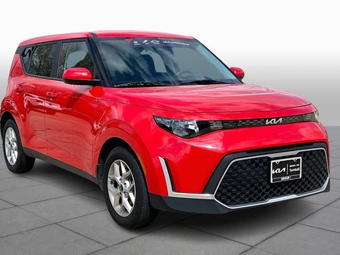 Used 2025 Kia Soul S image 3