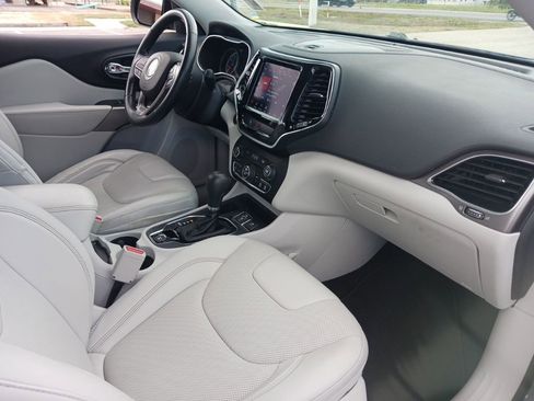 Used 2020 Jeep Cherokee Limited FWD image 15