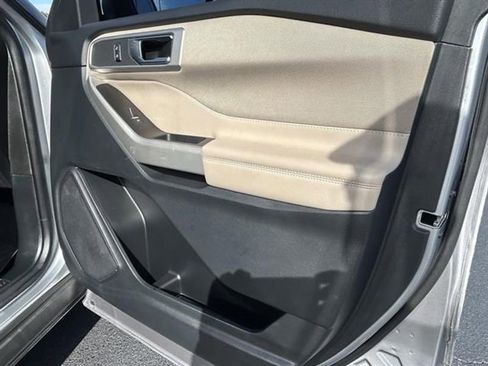 Used 2020 Ford Explorer XLT w/ Comfort Package image 23