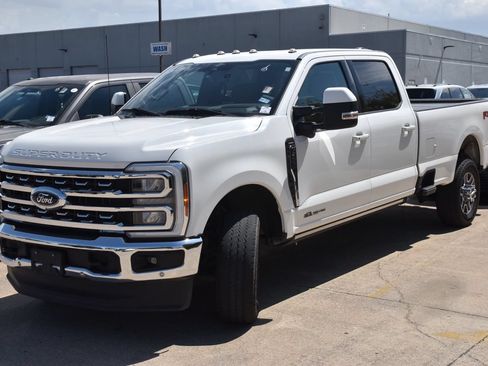 Used 2023 Ford F250 Lariat w/ Lariat Ultimate Package AWD/4WD image 2