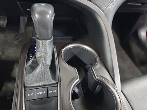 Used 2023 Toyota Camry SE image 24