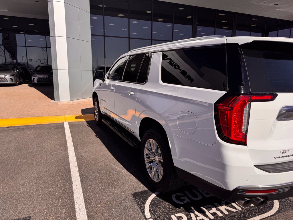 Used 2021 GMC Yukon XL Denali AWD/4WD image 3