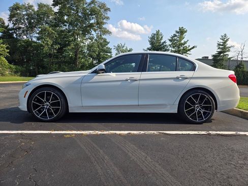 Used 2018 BMW 330i xDrive Sedan AWD/4WD image 6