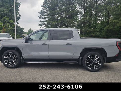 Used 2024 GMC Sierra EV Denali AWD/4WD image 4