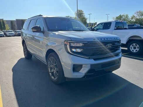 Used 2025 Ford Expedition Platinum w/ Stealth Performance Package AWD/4WD image 1