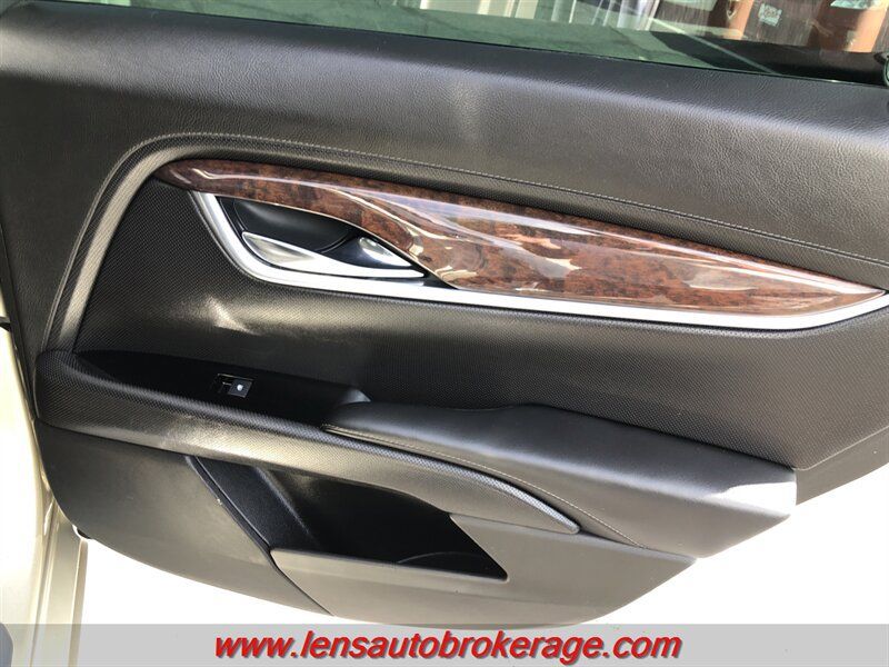 Used 2013 Cadillac XTS Premium FWD image 18