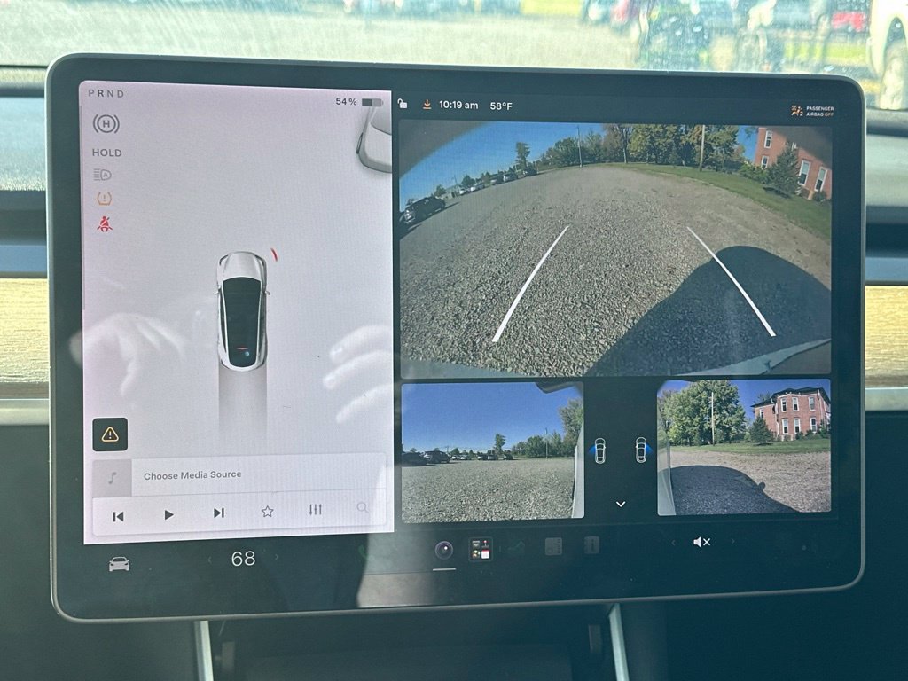 Used 2021 Tesla Model Y Long Range AWD/4WD image 23