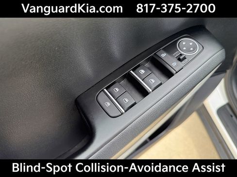 Certified 2025 Kia Soul LX image 17