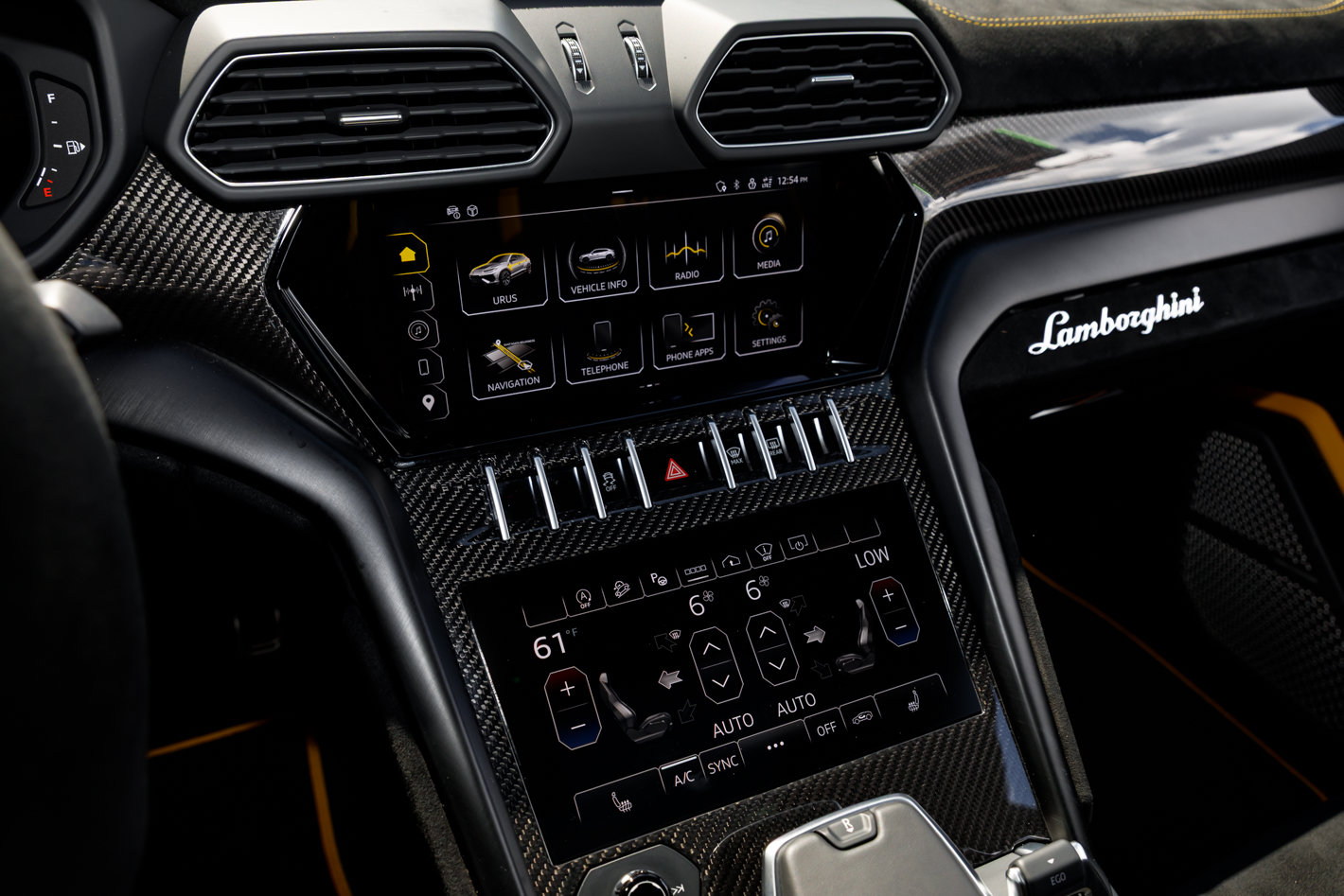 Used 2024 Lamborghini Urus Performante AWD/4WD image 38