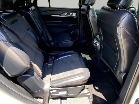 Used 2025 Ford Explorer ST AWD/4WD image 19
