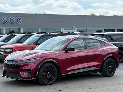 Used 2025 Ford Mustang Mach-E Premium w/ Sport Appearance Package AWD/4WD image 35