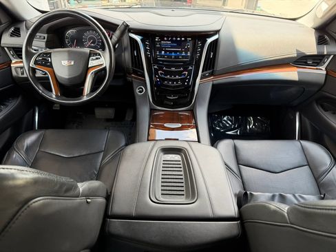 Used 2018 Cadillac Escalade Luxury w/ LPO, Radiant Package AWD/4WD image 23
