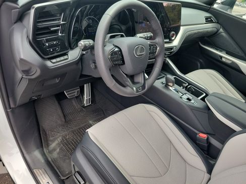 Used 2026 Lexus TX 500h AWD w/ Technology Package image 4