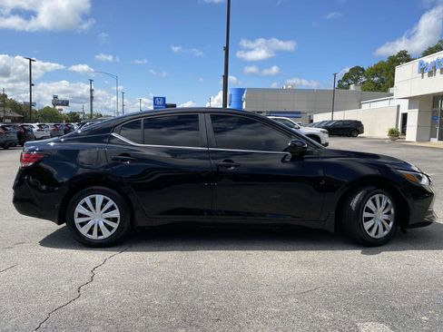 Used 2021 Nissan Sentra S image 2