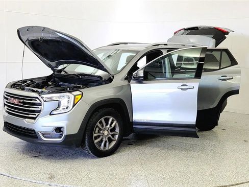 Used 2023 GMC Terrain SLT FWD image 10