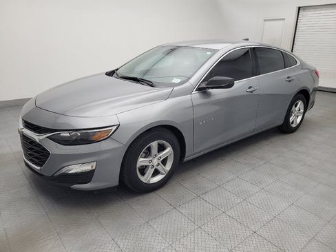 Used 2024 Chevrolet Malibu LS w/ Driver Confidence Package FWD image 2