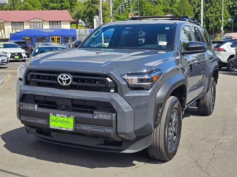 New 2026 Toyota 4Runner SR5 AWD/4WD image 3
