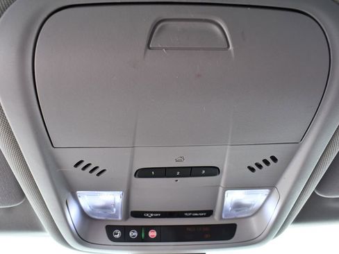 Used 2019 Chevrolet Equinox Premier AWD/4WD image 32