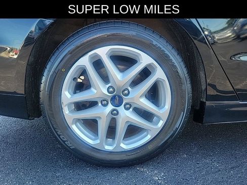Used 2016 Ford Fusion SE w/ Equipment Group 202A FWD image 5