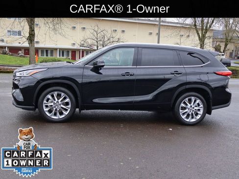 Used 2022 Toyota Highlander Limited image 2