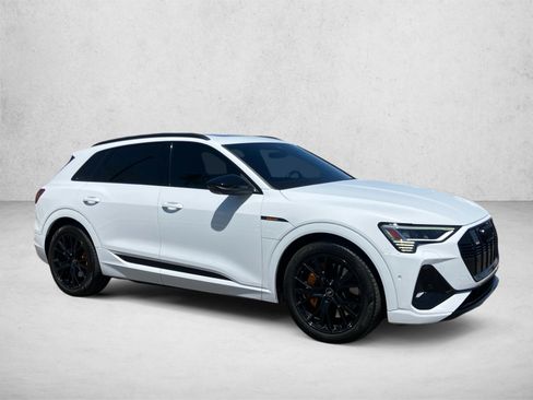 Used 2022 Audi e-tron Chronos AWD/4WD image 3
