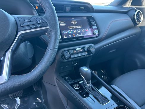 Used 2024 Nissan Kicks SR w/ SR Premium Package image 21