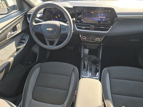 Used 2025 Chevrolet TrailBlazer LT FWD image 26