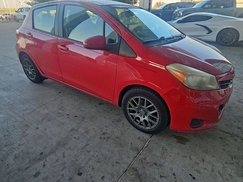 Used 2013 Toyota Yaris L image 12