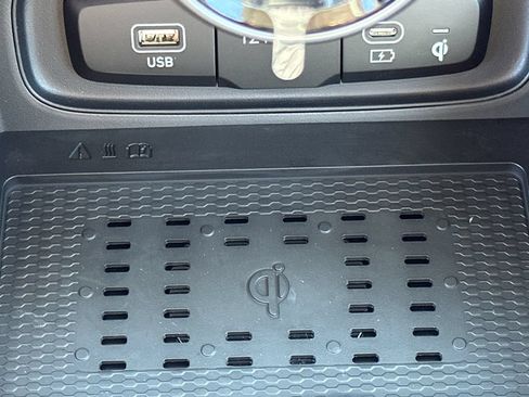 New 2026 Hyundai Venue SEL FWD image 31