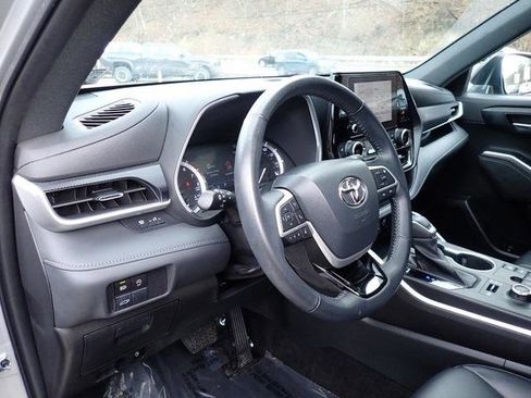 Certified 2023 Toyota Highlander XSE image 14