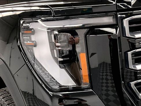 Used 2025 GMC Sierra 2500 AT4 w/ AT4 Premium Plus Package AWD/4WD image 37