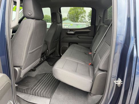 Used 2022 Chevrolet Silverado 1500 LT AWD/4WD image 23