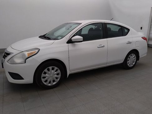 Used 2017 Nissan Versa SV FWD image 2