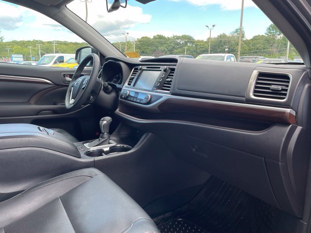 Used 2016 Toyota Highlander Limited Platinum AWD/4WD image 30