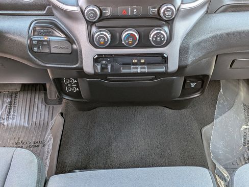 Used 2022 RAM 2500 Big Horn w/ Cold Weather Group AWD/4WD image 19