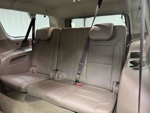 Used 2017 Chevrolet Suburban Premier AWD/4WD image 33